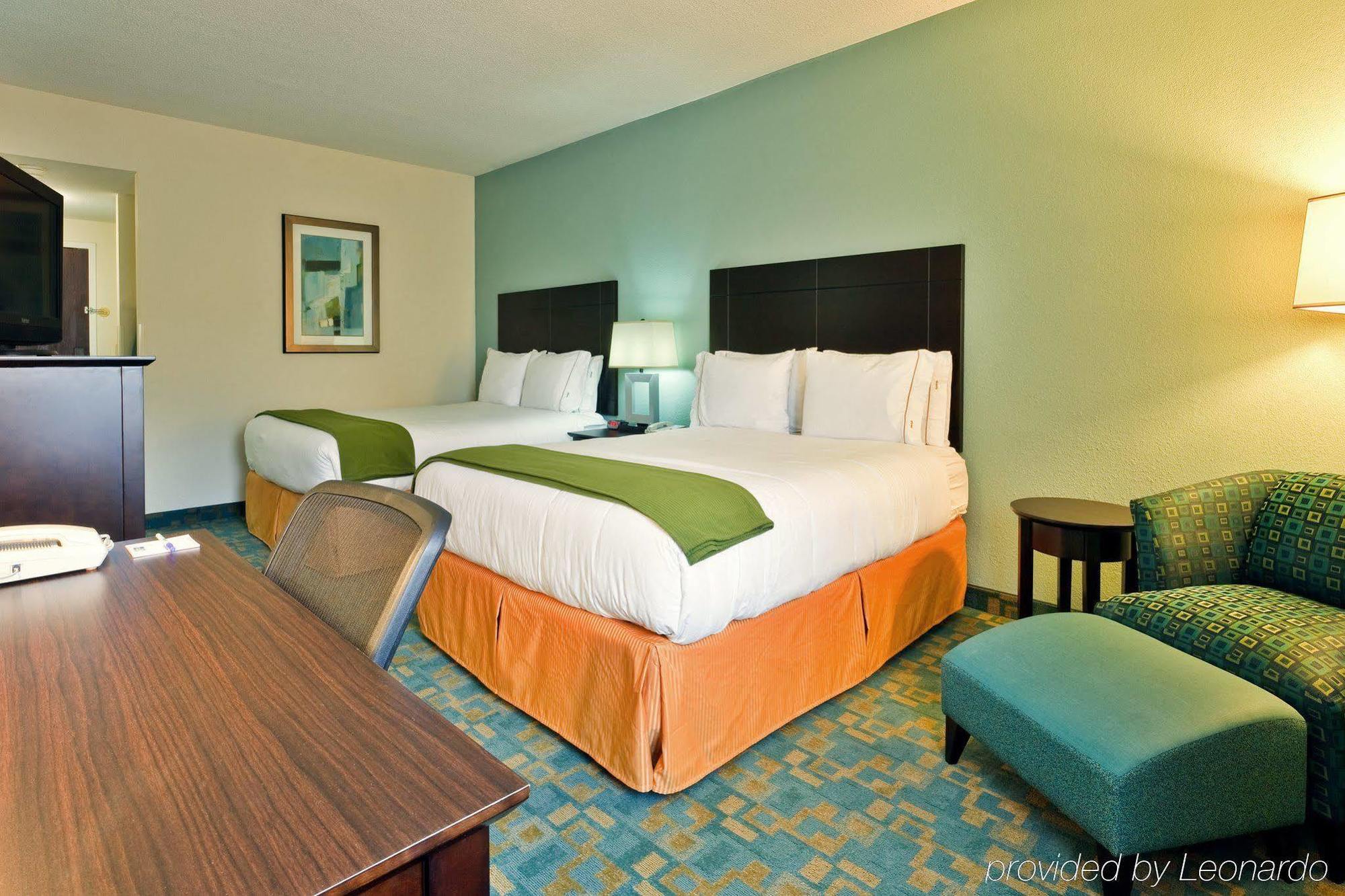 Hotel Express & Nashville 65s 2*
